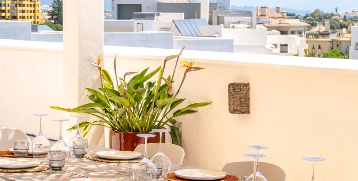 Short-term rent of penthouse in Estepona 7