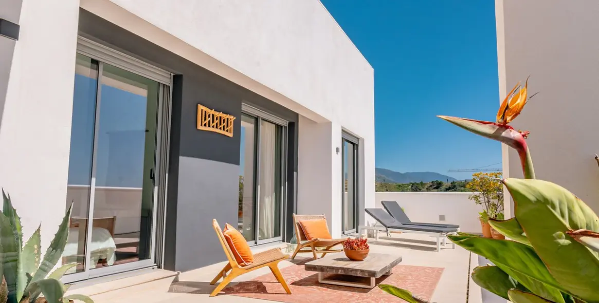 Short-term rent of penthouse in Estepona 14