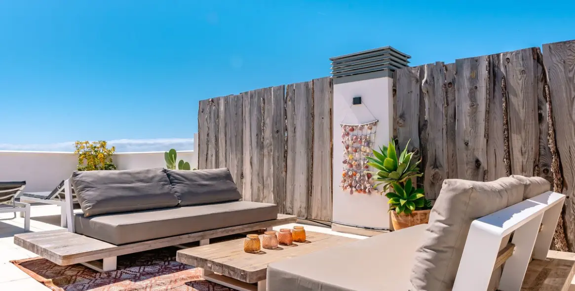 Short-term rent of penthouse in Estepona 22