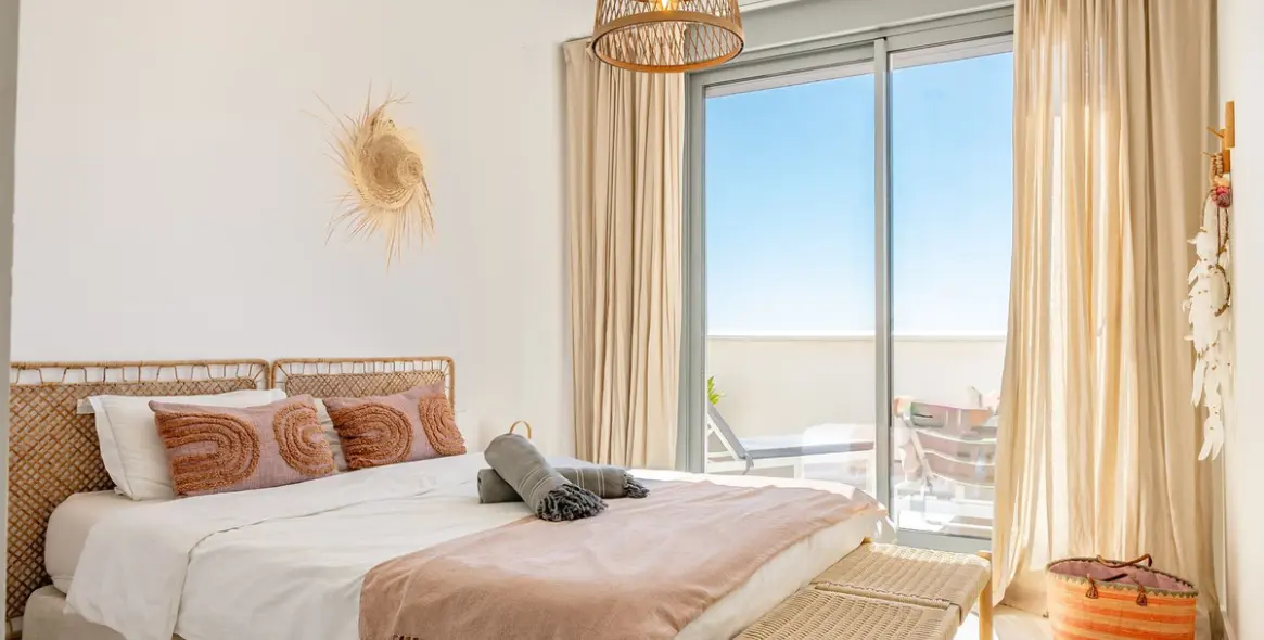 Short-term rent of penthouse in Estepona 37