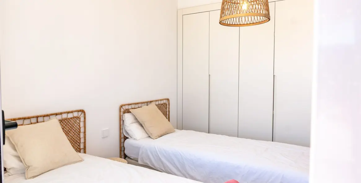 Short-term rent of penthouse in Estepona 43