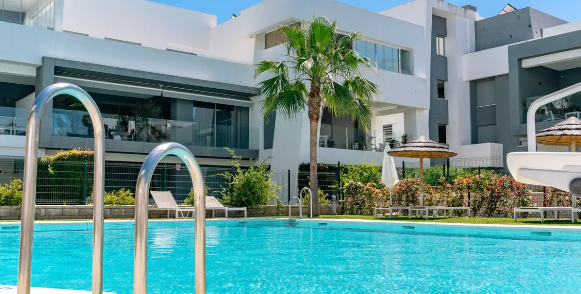 Short-term rent of penthouse in Estepona 57