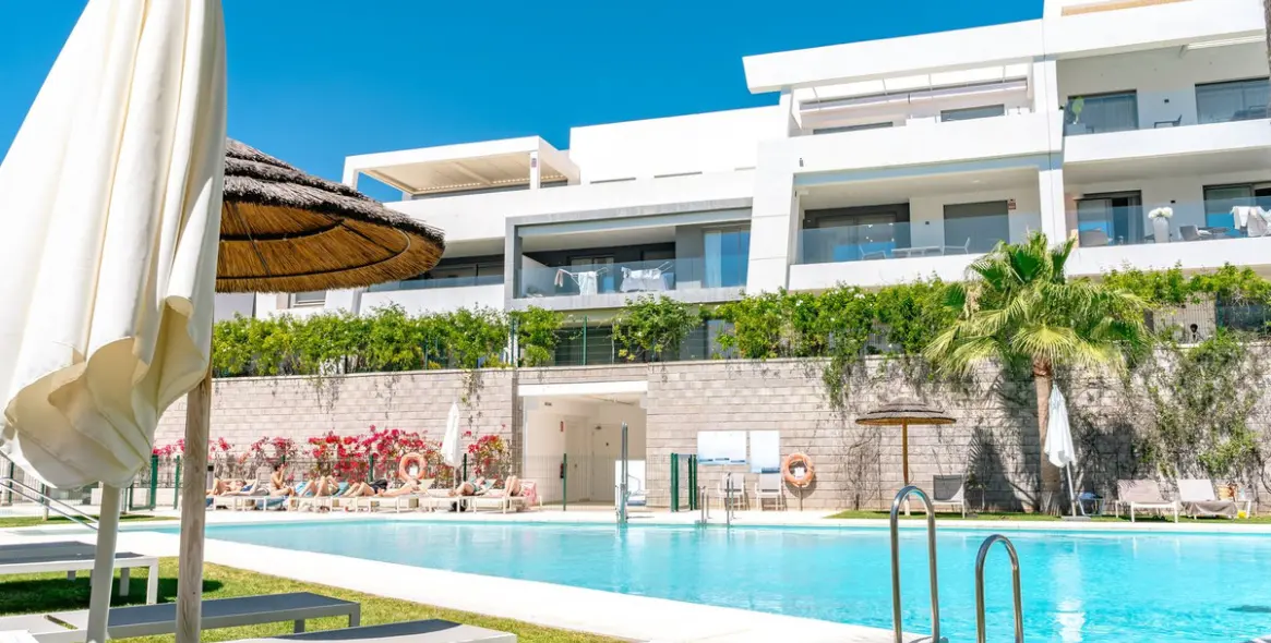 Short-term rent of penthouse in Estepona 58