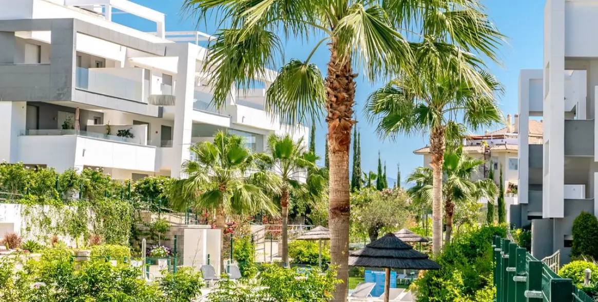 Short-term rent of penthouse in Estepona 67