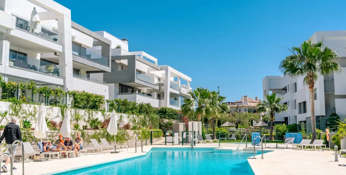 Short-term rent of penthouse in Estepona 69