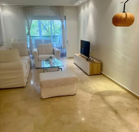 Middle floor apartment R4934089