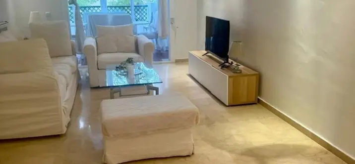 Middle floor apartment R4934089 0