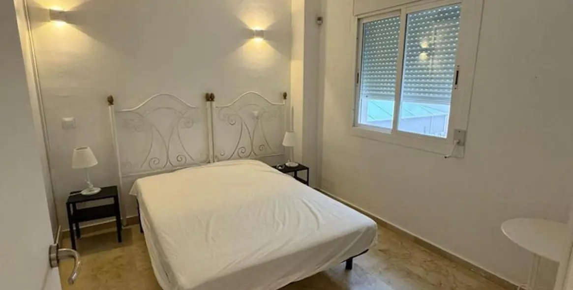 Долгосрочная аренда апартаментов на среднем этаже в Marbella (район Puerto Banús) 3