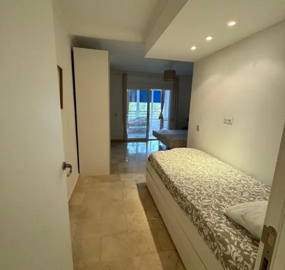 Middle floor apartment R4934089