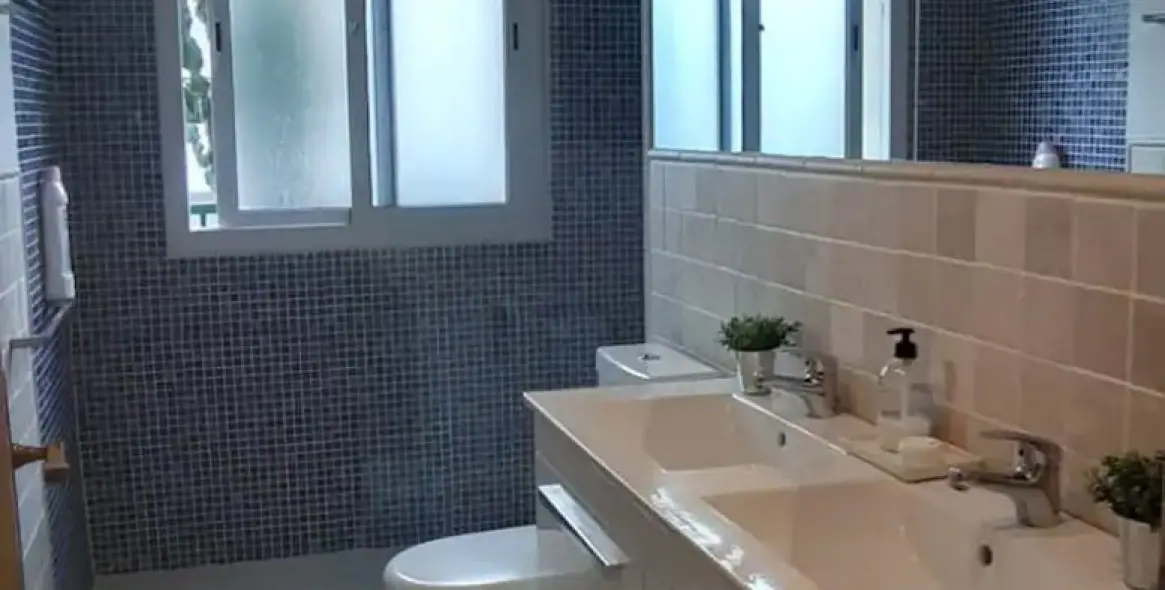 Долгосрочная аренда апартаментов на первом этаже в Marbella (район Marbella) 9