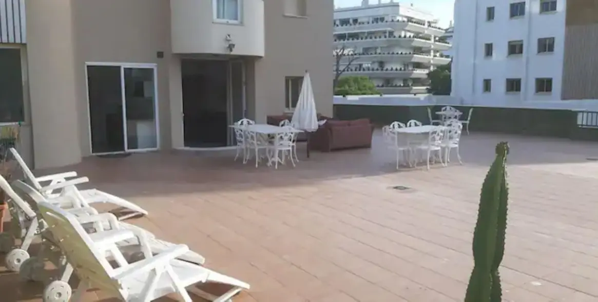 Долгосрочная аренда апартаментов на первом этаже в Marbella (район Marbella) 10