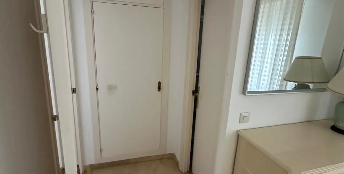 Долгосрочная аренда апартаментов на среднем этаже в Los Boliches 17