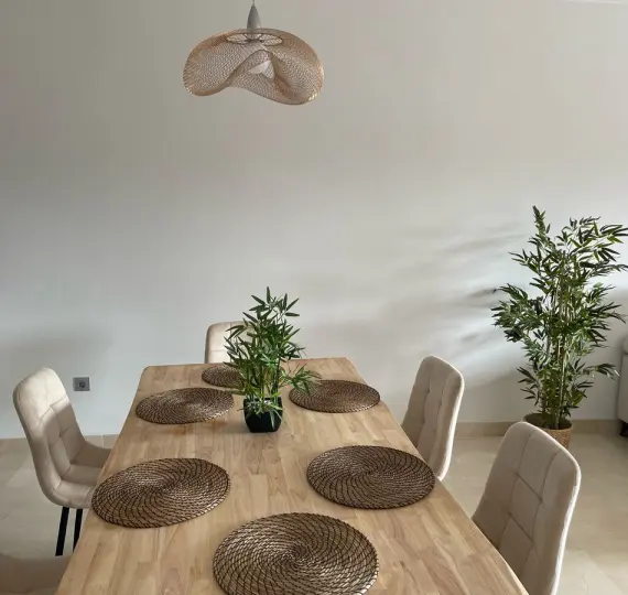 Alquiler a largo plazo de apartamento en planta media en Estepona