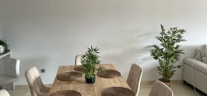 Alquiler a largo plazo de apartamento en planta media en Estepona 3