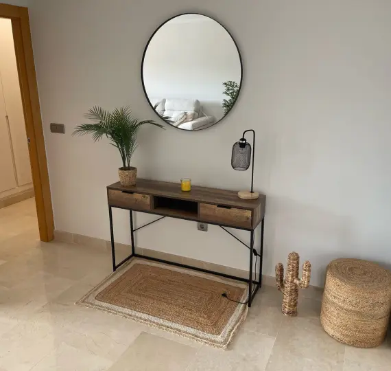 Alquiler a largo plazo de apartamento en planta media en Estepona