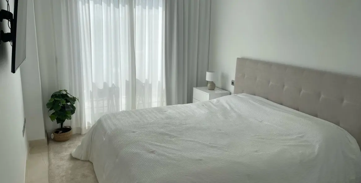 Long-term rent of middle floor apartment in Estepona 8