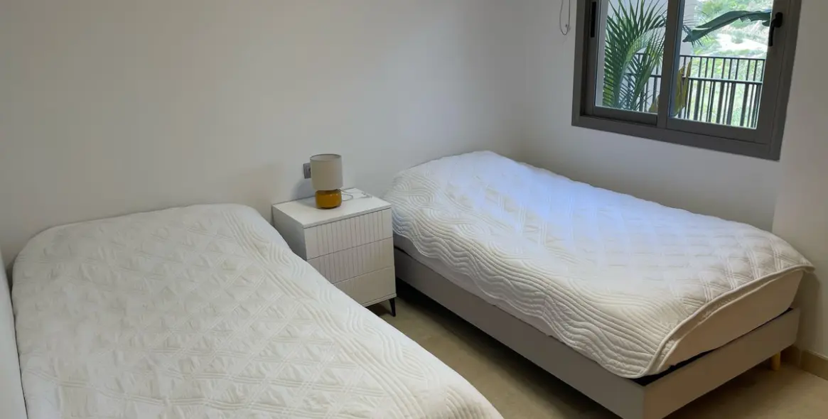 Long-term rent of middle floor apartment in Estepona 9