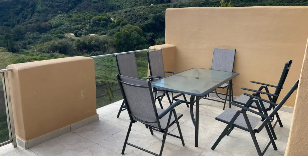 Long-term rent of middle floor apartment in Estepona 13