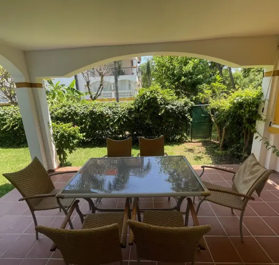 Долгосрочная аренда апартаментов на первом этаже в Nueva Andalucía