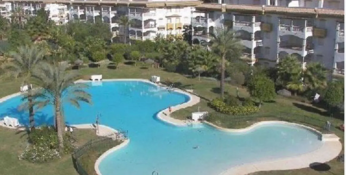 Alquiler a largo plazo de apartamento en planta baja en Nueva Andalucía 15