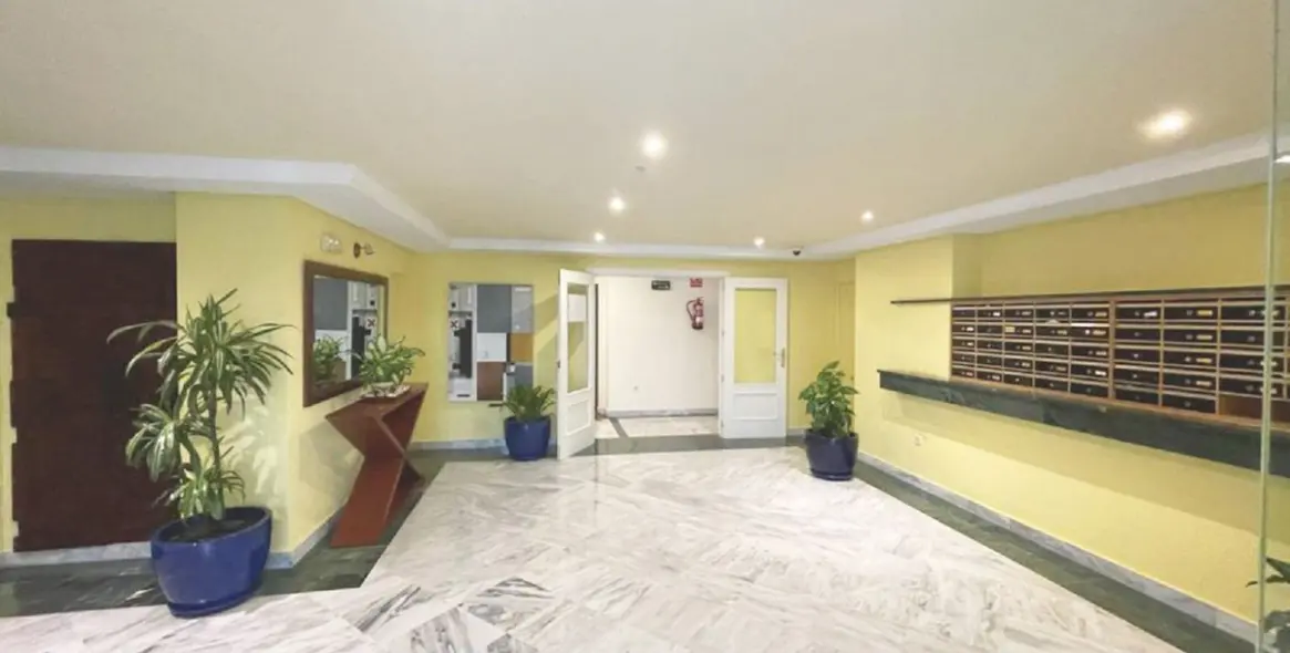 Alquiler a largo plazo de apartamento en planta baja en Nueva Andalucía 16