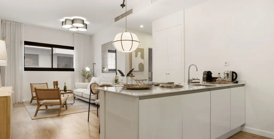 Alquiler a largo plazo de apartamento en planta media en Estepona 4