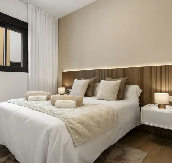 Alquiler a largo plazo de apartamento en planta media en Estepona