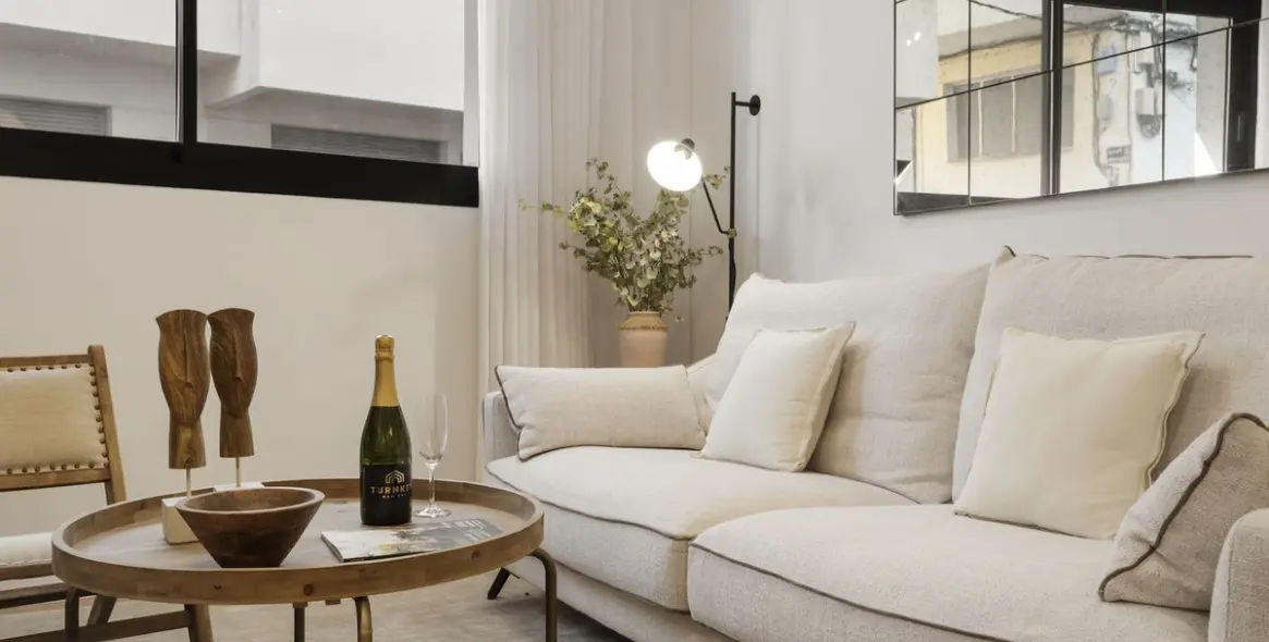 Alquiler a largo plazo de apartamento en planta media en Estepona 18