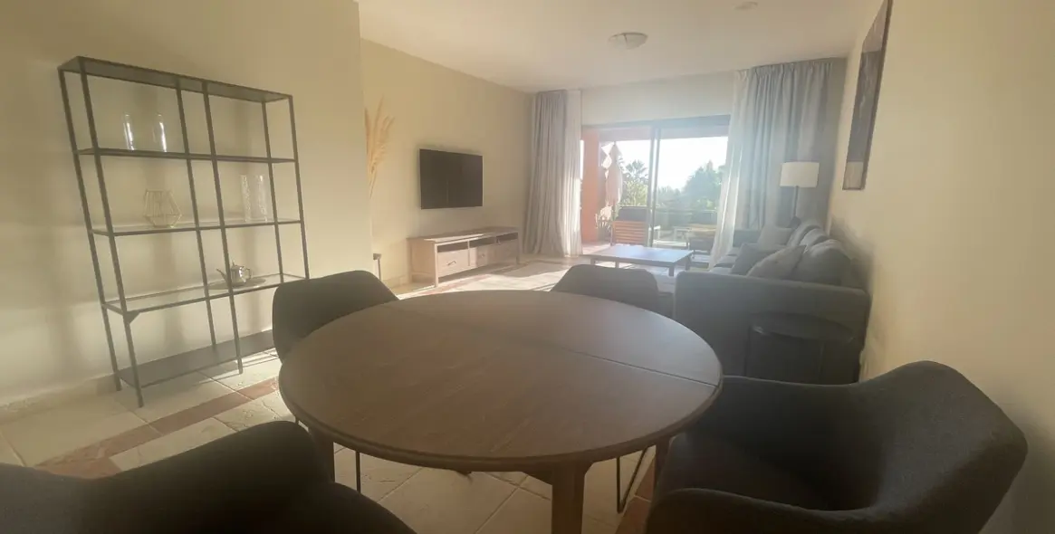 Долгосрочная аренда апартаментов на первом этаже в Estepona 24