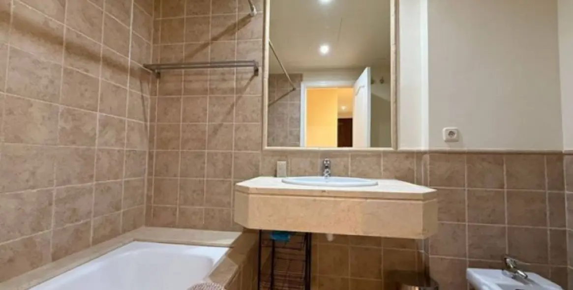 Долгосрочная аренда апартаментов на первом этаже в Estepona 25