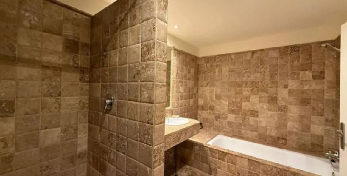 Долгосрочная аренда апартаментов на первом этаже в Estepona 28