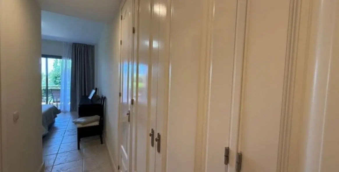 Долгосрочная аренда апартаментов на первом этаже в Estepona 29