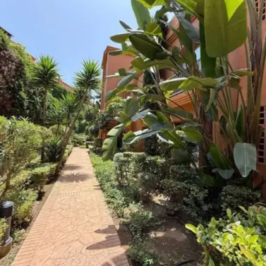 Долгосрочная аренда апартаментов на первом этаже в Estepona