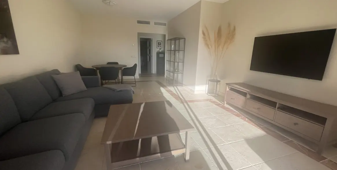 Alquiler a largo plazo de apartamento en planta baja en Estepona 4