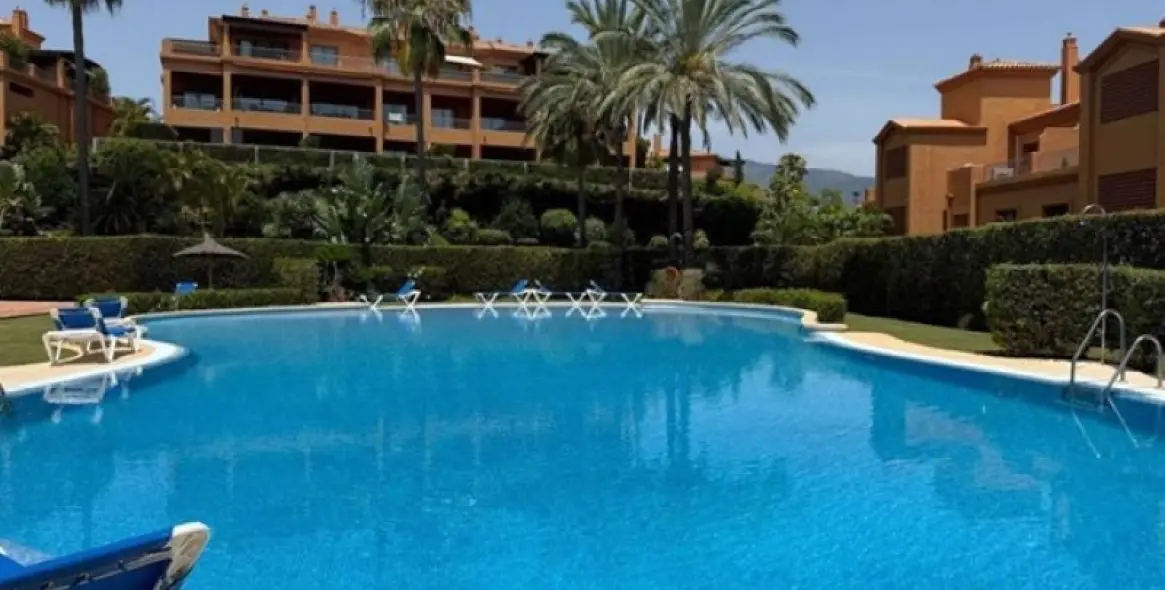 Alquiler a largo plazo de apartamento en planta baja en Estepona 6