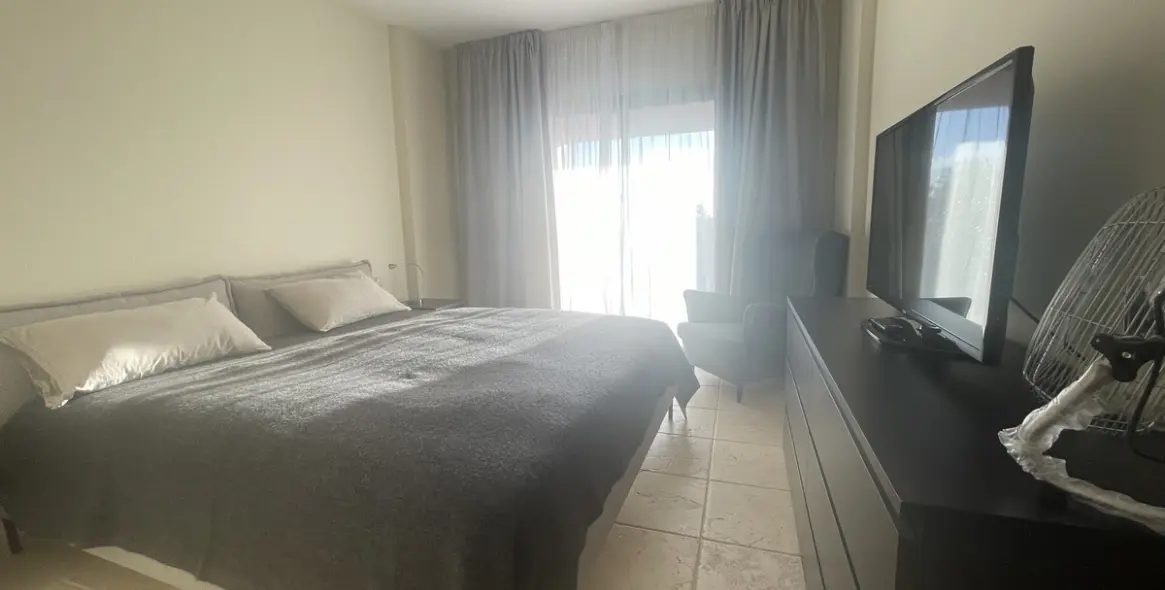 Alquiler a largo plazo de apartamento en planta baja en Estepona 10
