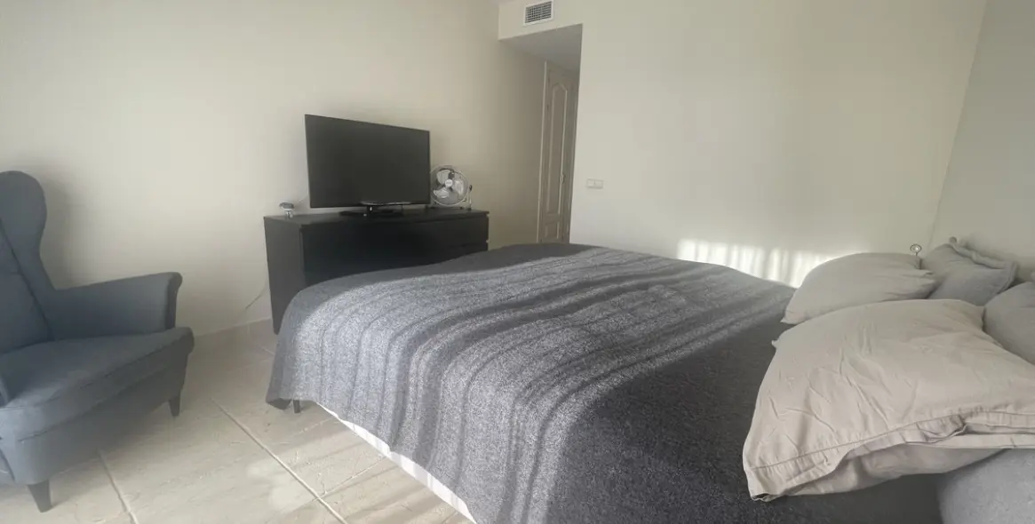 Alquiler a largo plazo de apartamento en planta baja en Estepona 17