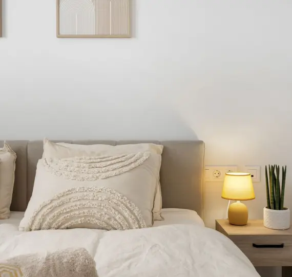 Alquiler a largo plazo de apartamento en planta media en Estepona