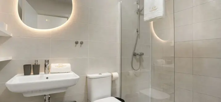 Alquiler a largo plazo de apartamento en planta media en Estepona 4