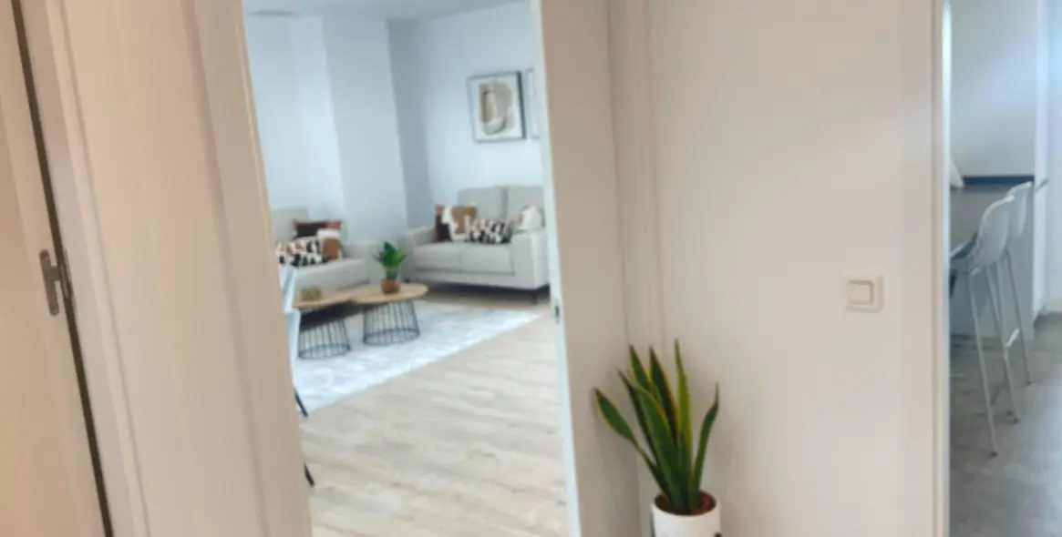 Long-term rent of middle floor apartment in Martiricos 8