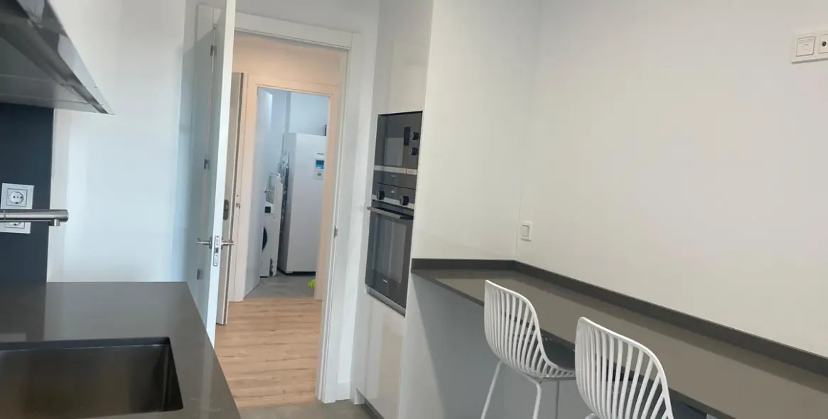 Long-term rent of middle floor apartment in Martiricos 12