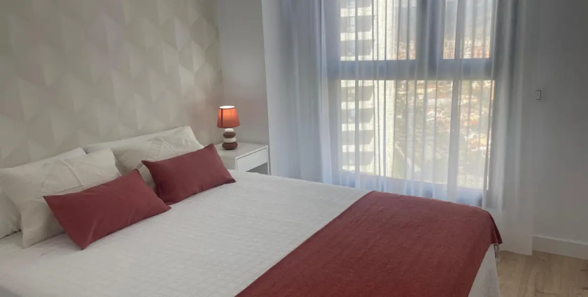 Long-term rent of middle floor apartment in Martiricos 14