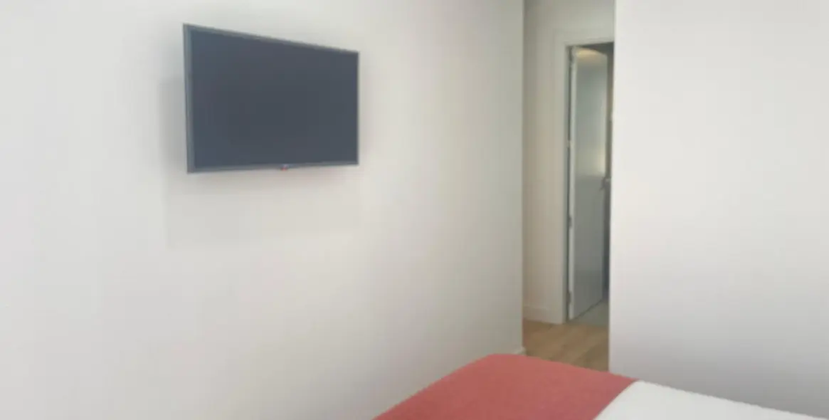 Long-term rent of middle floor apartment in Martiricos 18