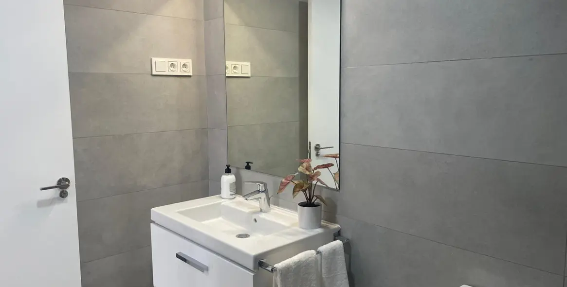 Alquiler a largo plazo de apartamento en planta media en Martiricos 21