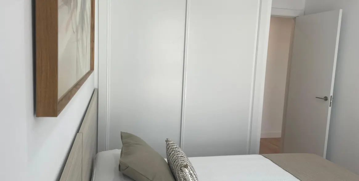 Alquiler a largo plazo de apartamento en planta media en Martiricos 24