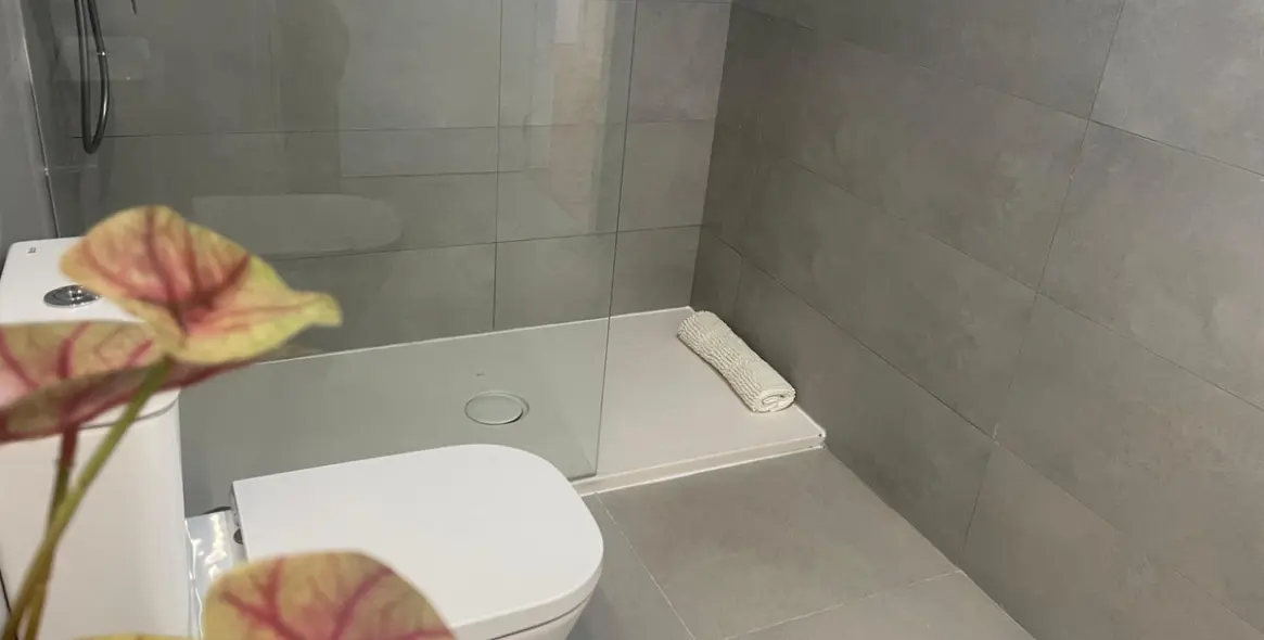 Alquiler a largo plazo de apartamento en planta media en Martiricos 27