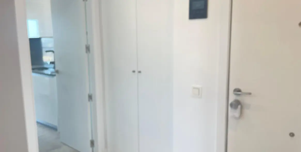 Alquiler a largo plazo de apartamento en planta media en Martiricos 33