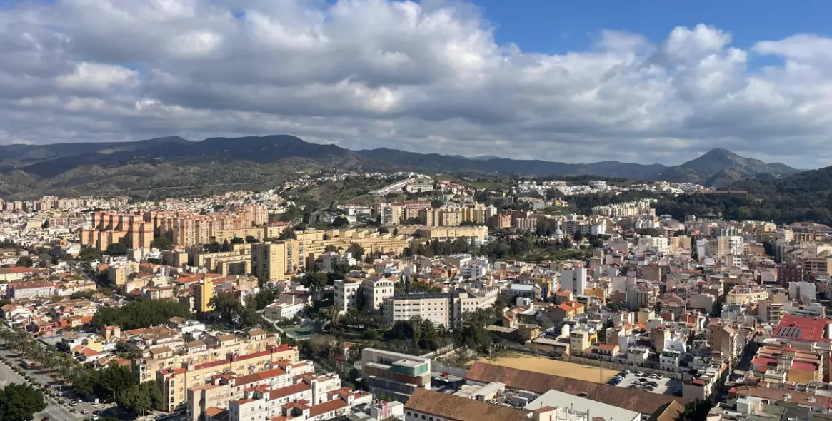 Alquiler a largo plazo de apartamento en planta media en Martiricos 37