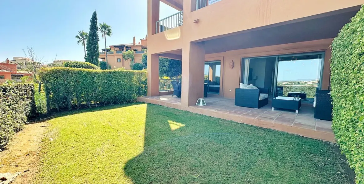 Долгосрочная аренда апартаментов на первом этаже в Atalaya 4