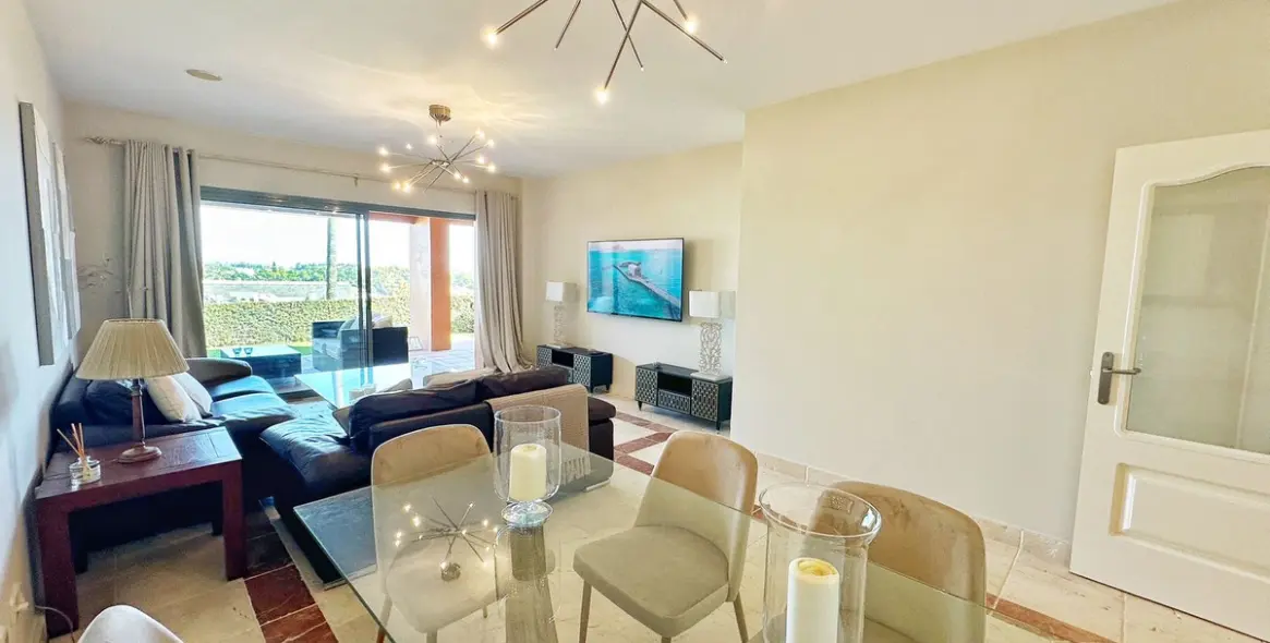 Долгосрочная аренда апартаментов на первом этаже в Atalaya 10